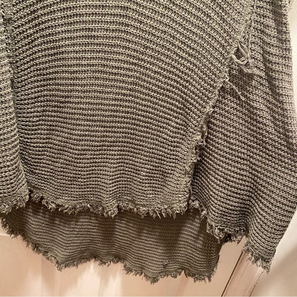 Free People moonshine green cold shoulder frayed hem knit sweater - Picture 4 of 4